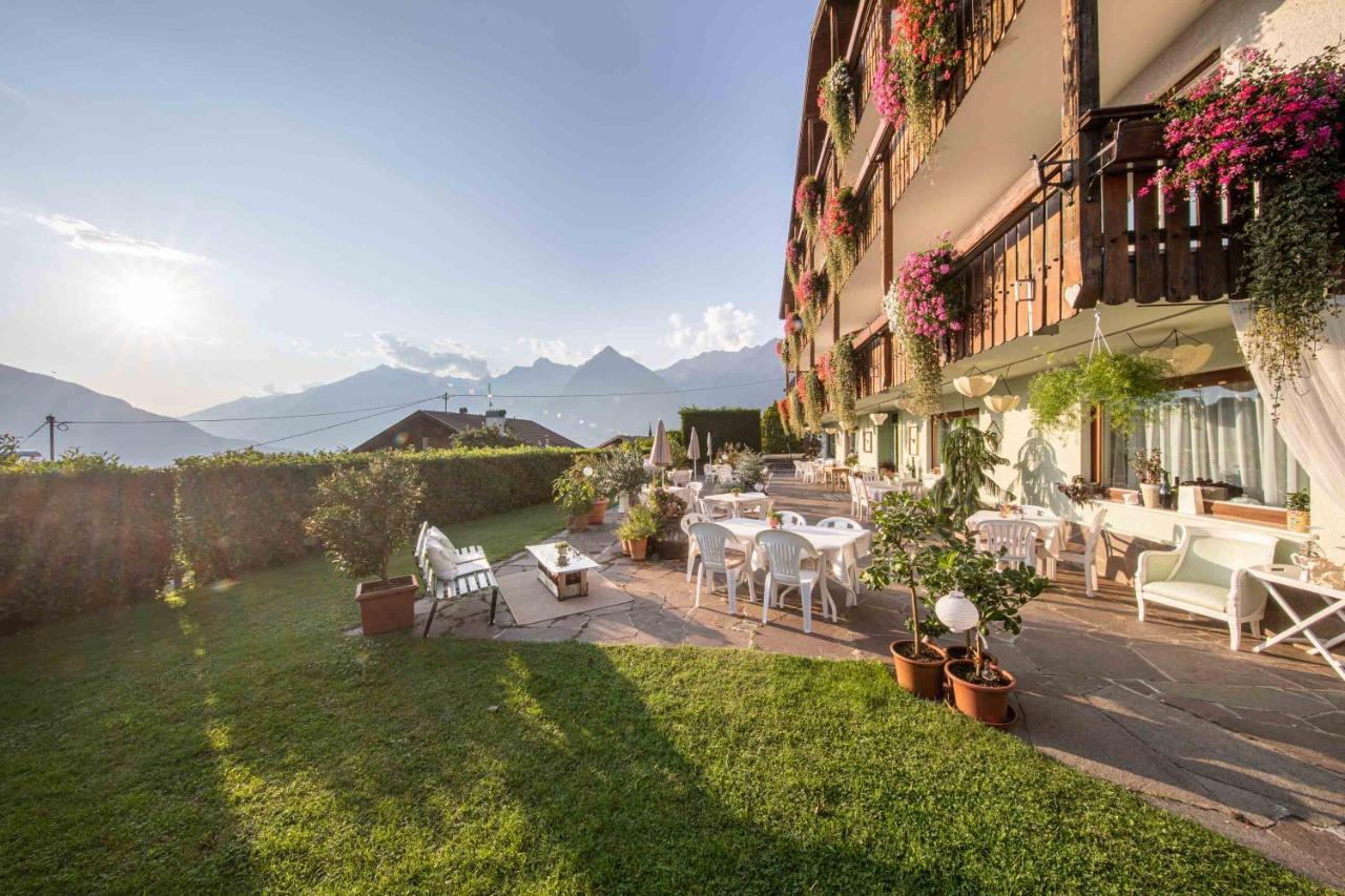 Boutique Hotel St Georgen Schenna Buitenkant foto