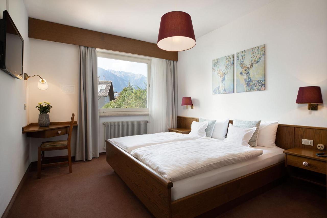 Boutique Hotel St Georgen Schenna Buitenkant foto